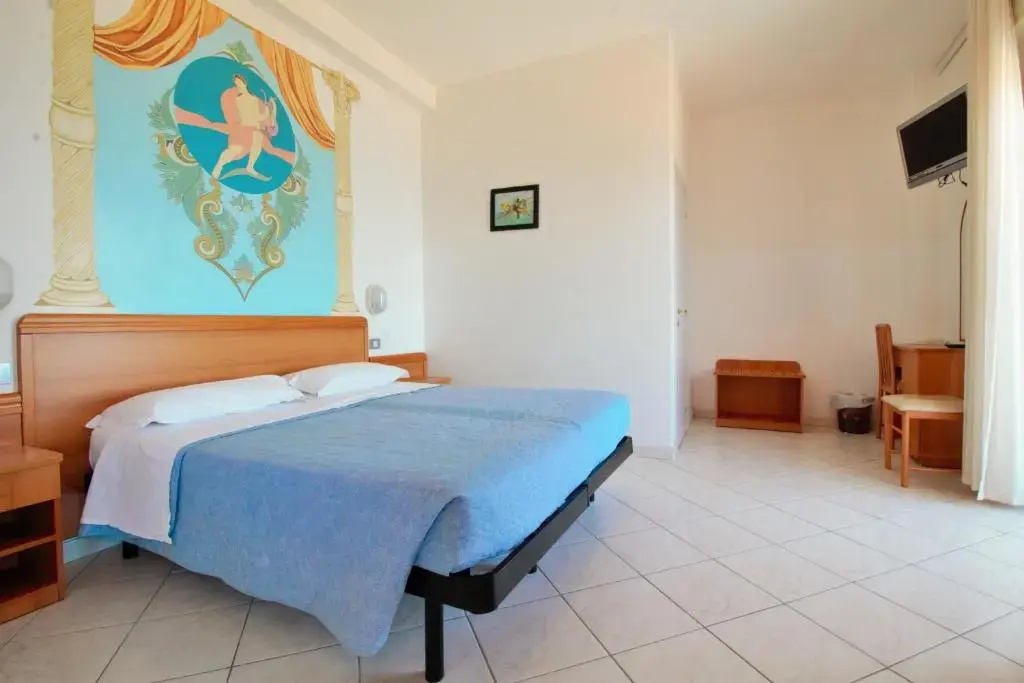 Standard Double room (full double bed)