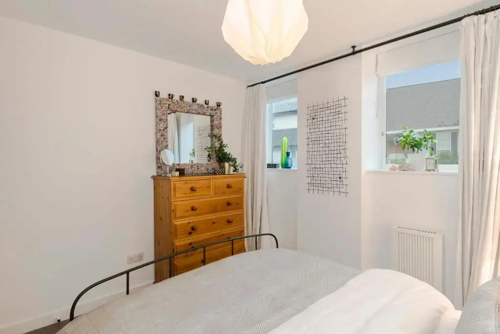 The Nook Tower Bridge- Sleeps 4 with free WIFI