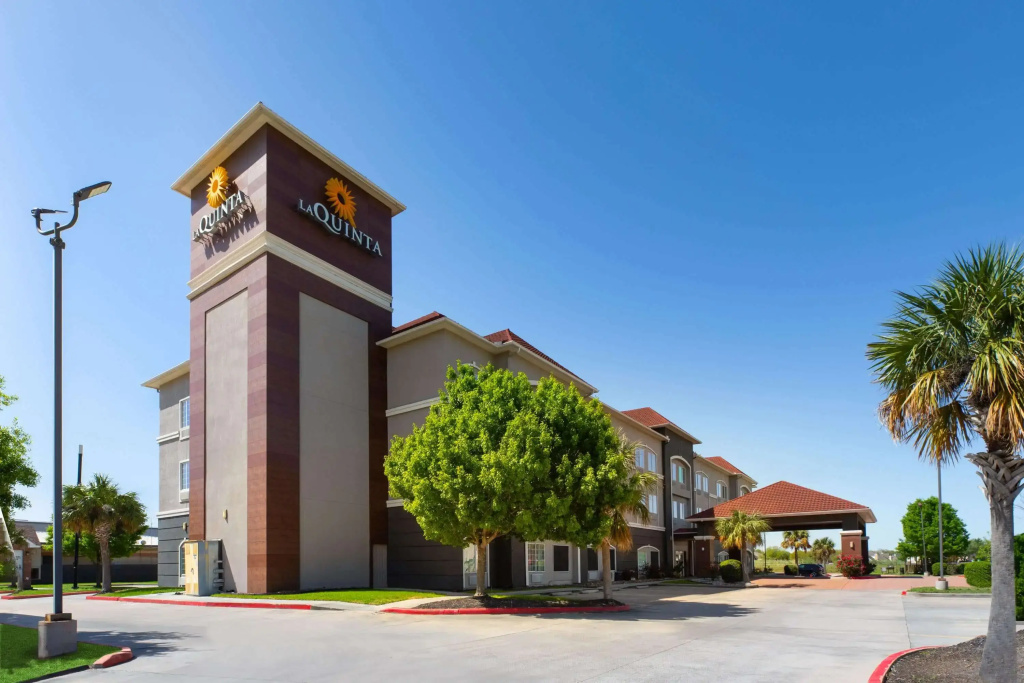 La Quinta Inn & Suites by Wyndham Deer Park