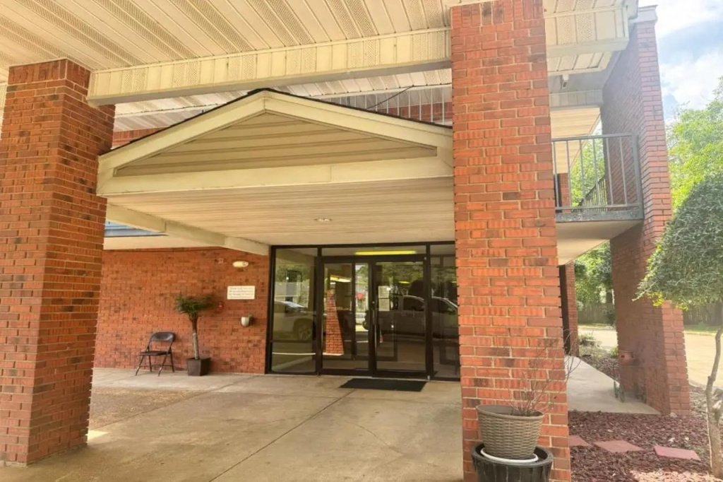 Delta Inn