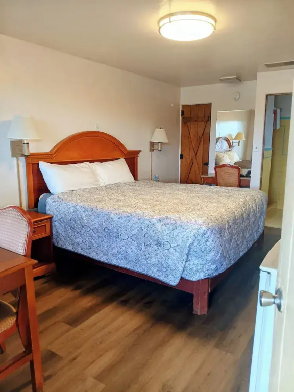 Economy room