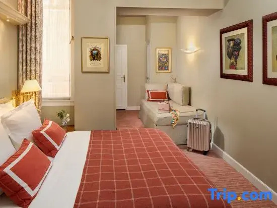 Relais Du Louvre 80