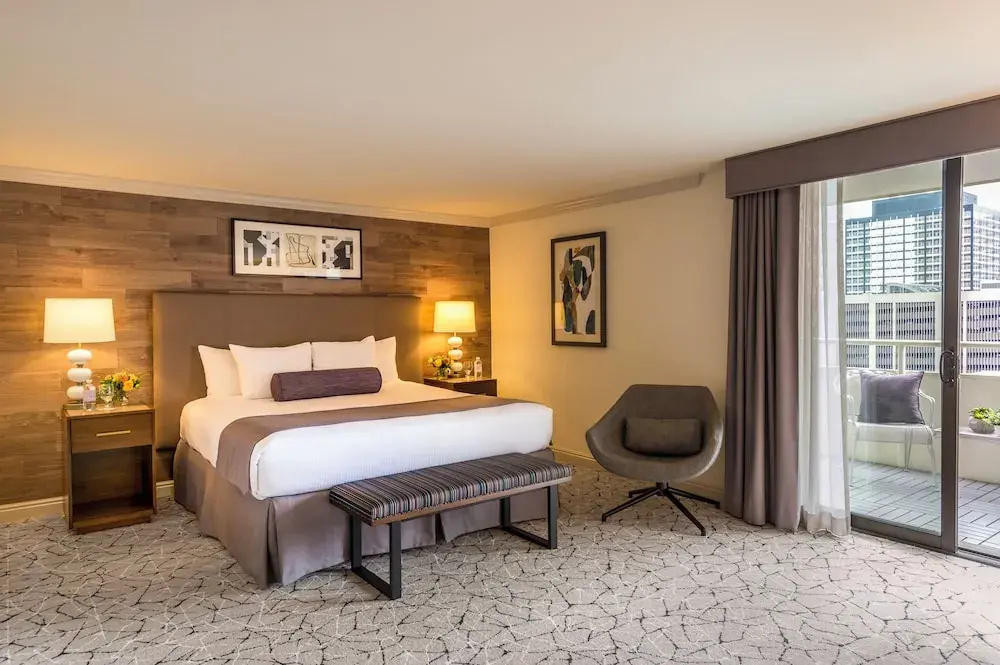 Classic Double room with balcony (full double bed)
