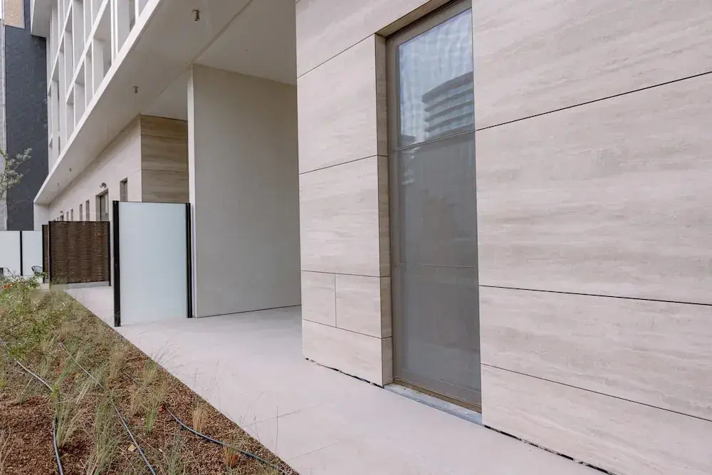 Serene Dikefront Apartment With en Suite Bedrooms and Stunning Views