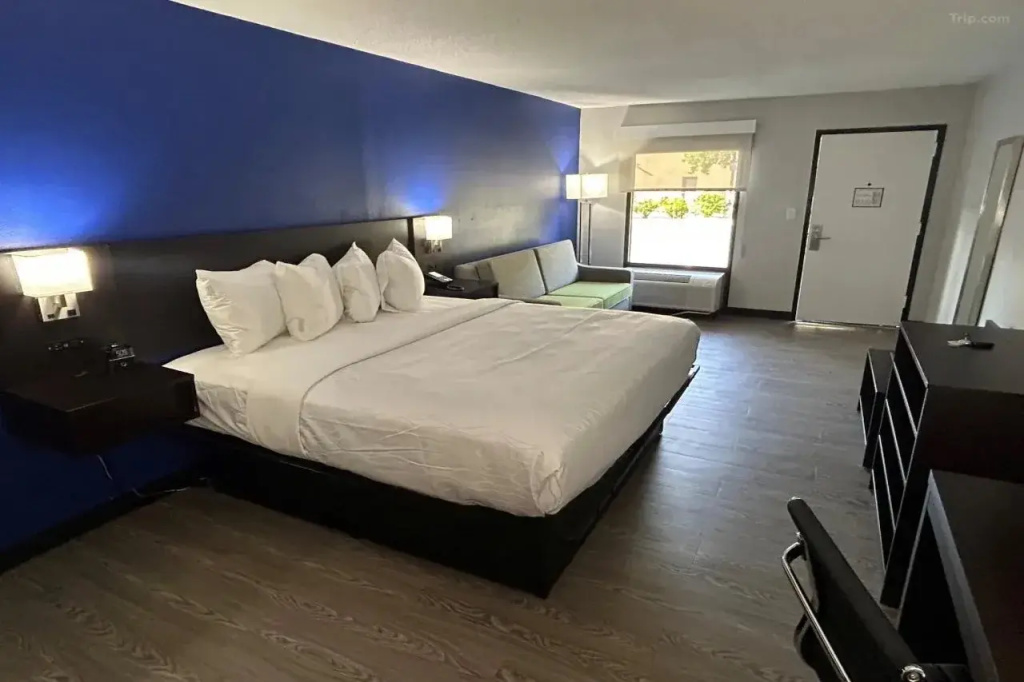 Hotel photo 12