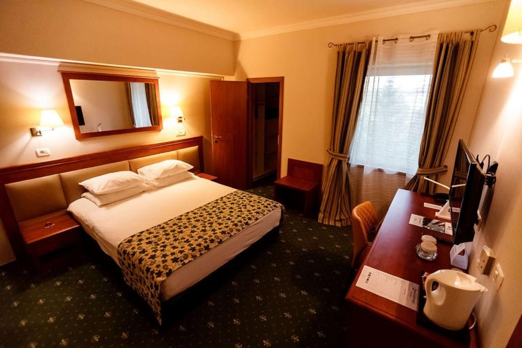 Standard Double Family room (full double bed) — room photo 3
