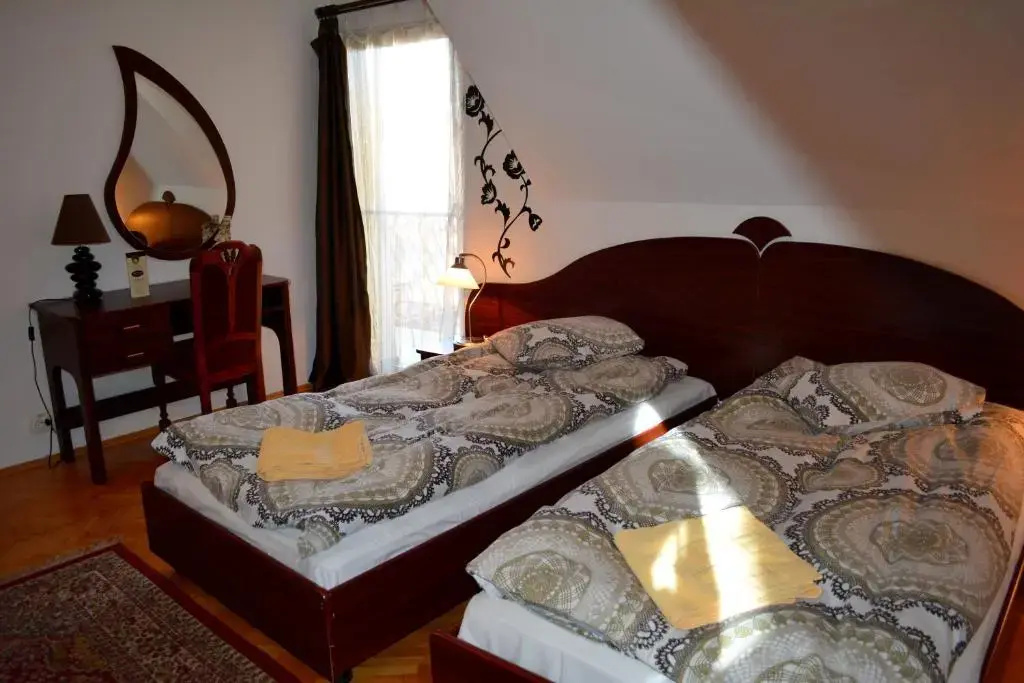 Standard Double room (twin beds)