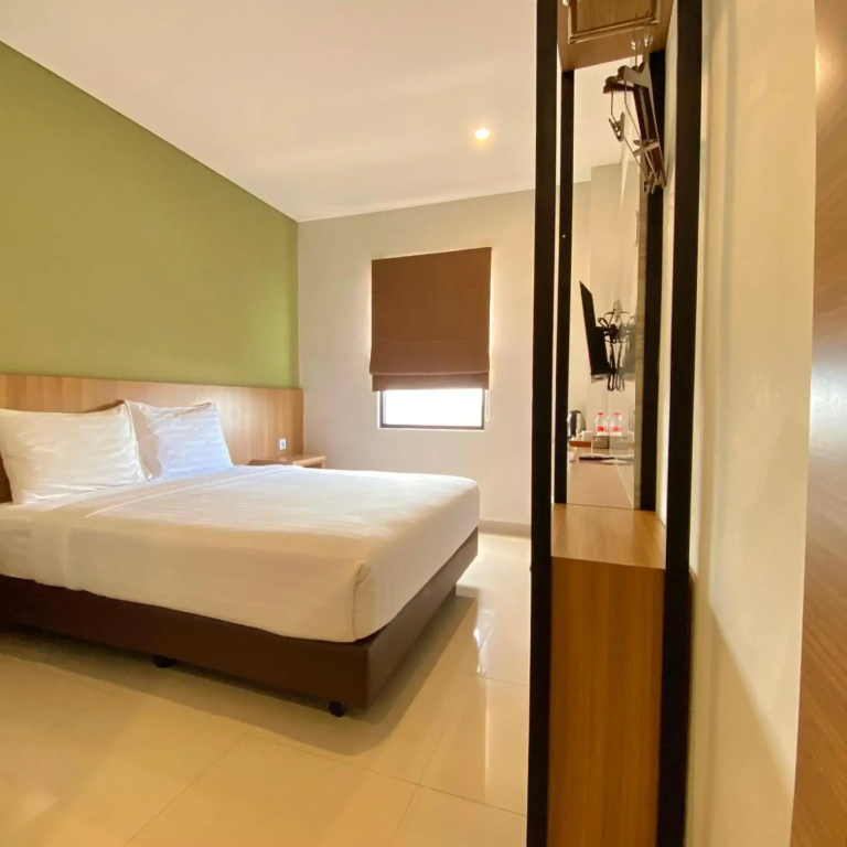 Front One Hotel Gombong