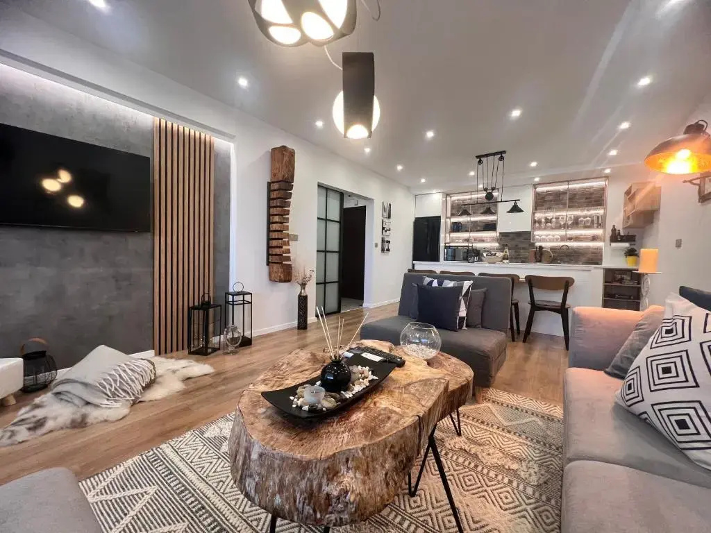 5* Brand New Top Floor Luxury Flat Next to Ski Lift