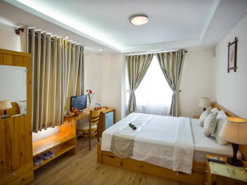 Deluxe Double room with city view (full double bed)