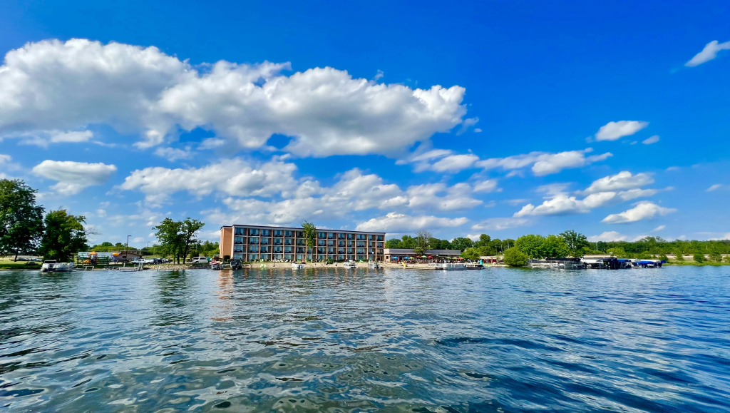 Holiday Inn Detroit Lakes - Lakefront by IHG - Général