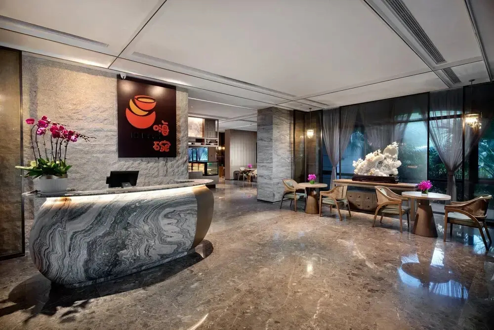 Lobby & Reception
