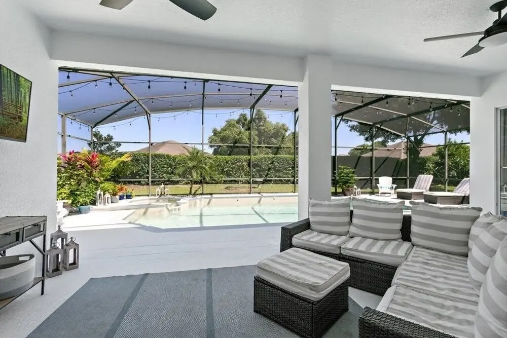 4 Bed 3 Bath In Formosa Gardens Gated Community 4 Bedroom Villa by Redawning