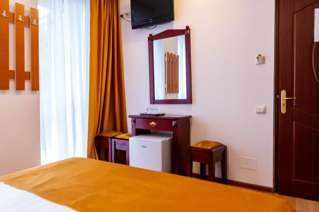 Standard Double room (full double bed)