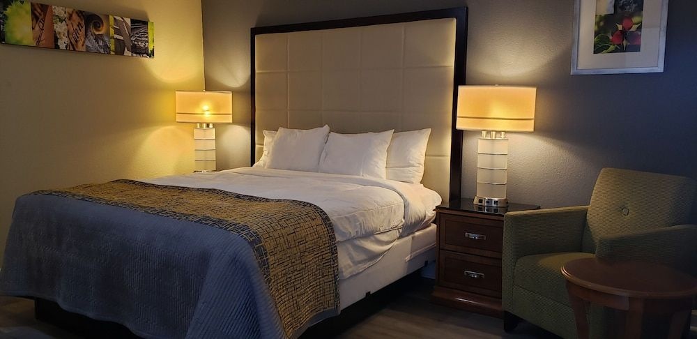 Regency Inn — 4