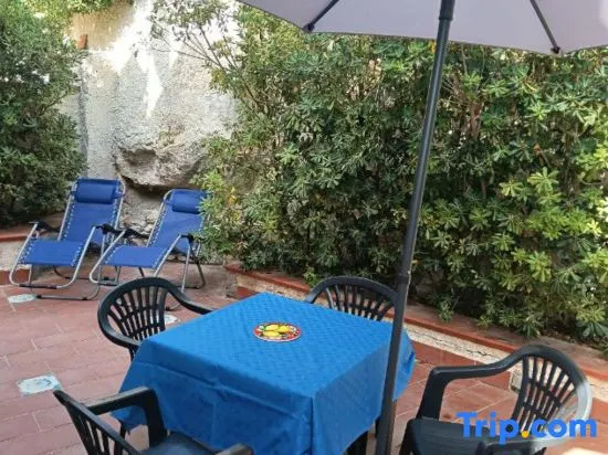 Carlo apartment in villa near the sea - wi-fi