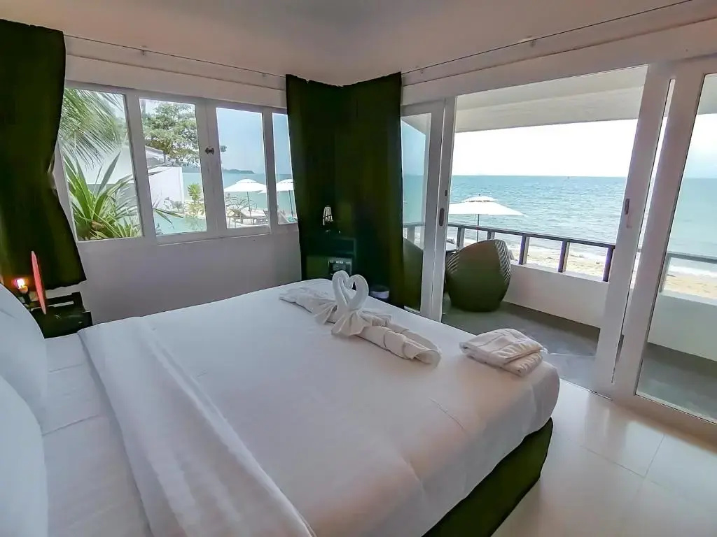 Bungalow beachfront