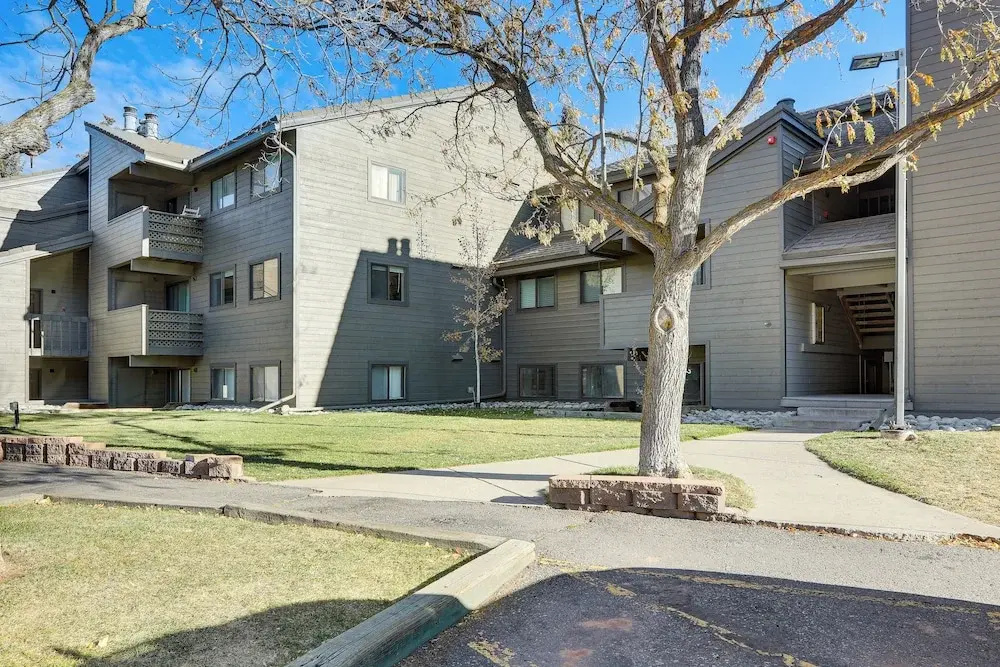 Cozy Avon Condo w/ Grill: Walk to Ski Shuttle