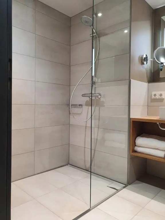 Standard Double room with park view (full double bed)