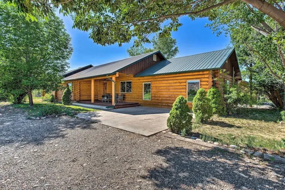 Clifton Retreat w/ Breathtaking Mt Backdrop!