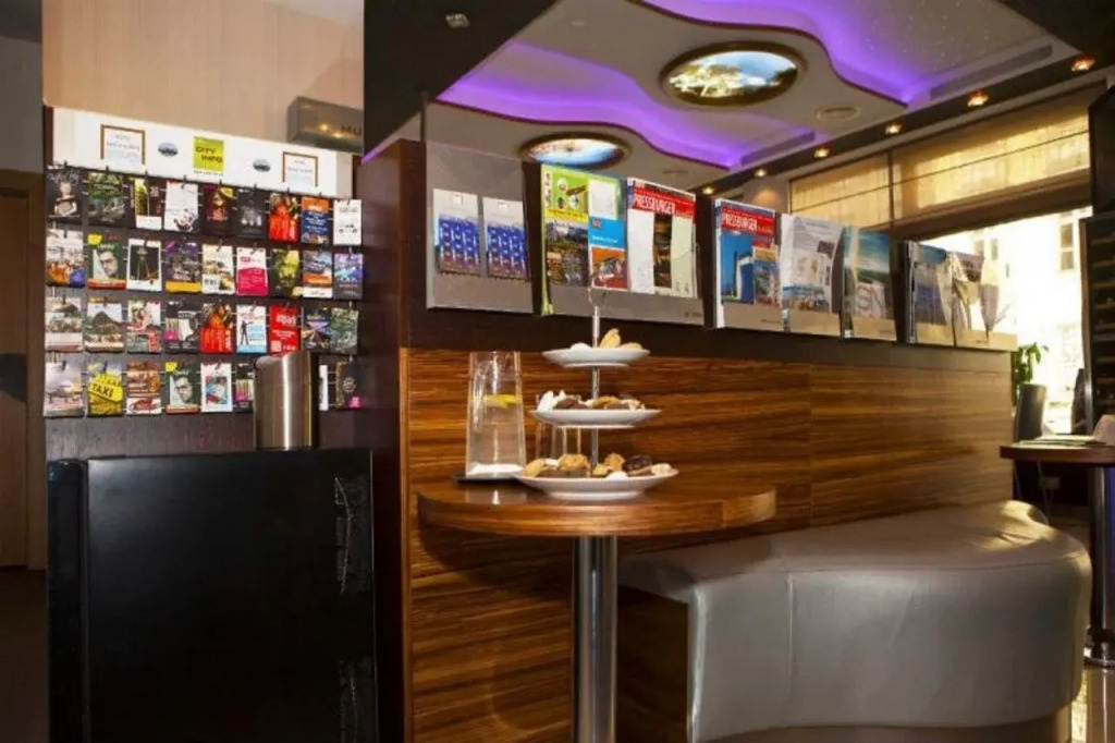 Hotel Danubia Gate — фото 2