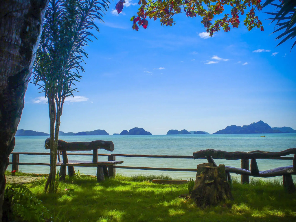 Beach & Waterfront