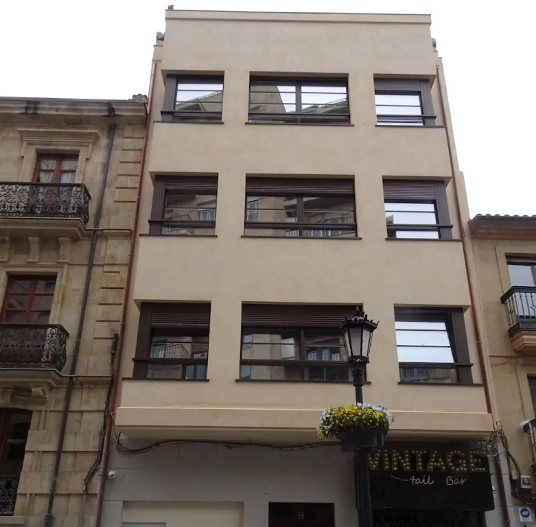 Apartamentos Prior by gaiarooms