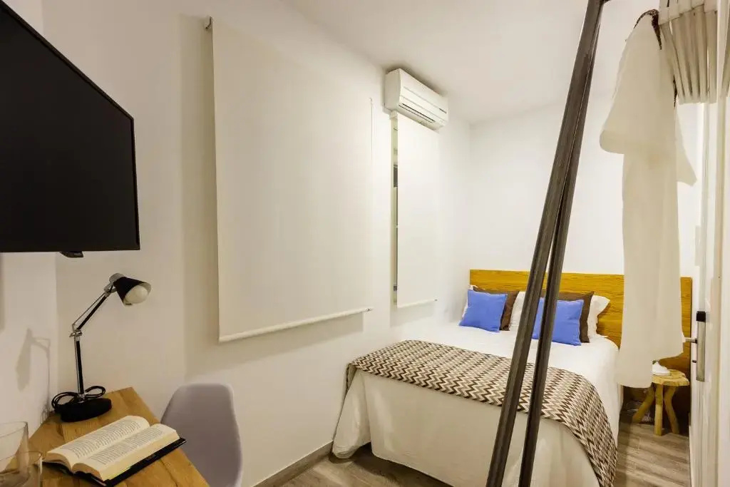 Economy room