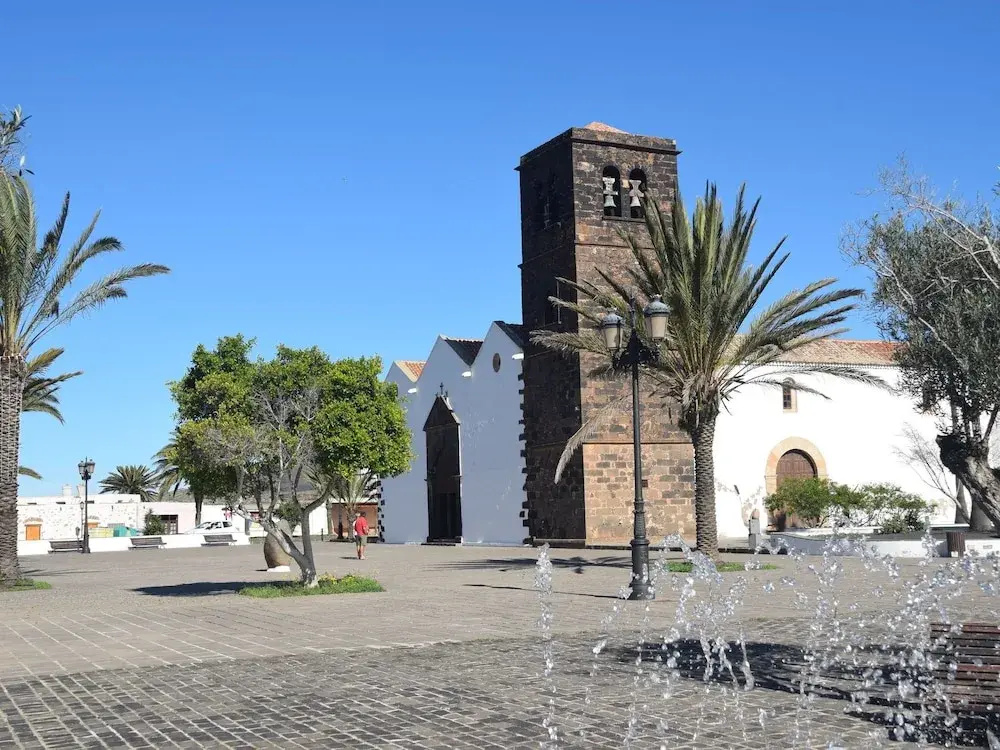 Spacious villa with good location in the north, just 15 min from the beach