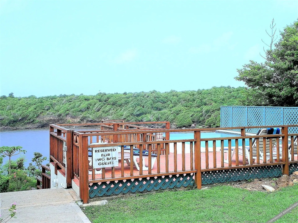 Two Bays Beach Villa Apartment And Studios