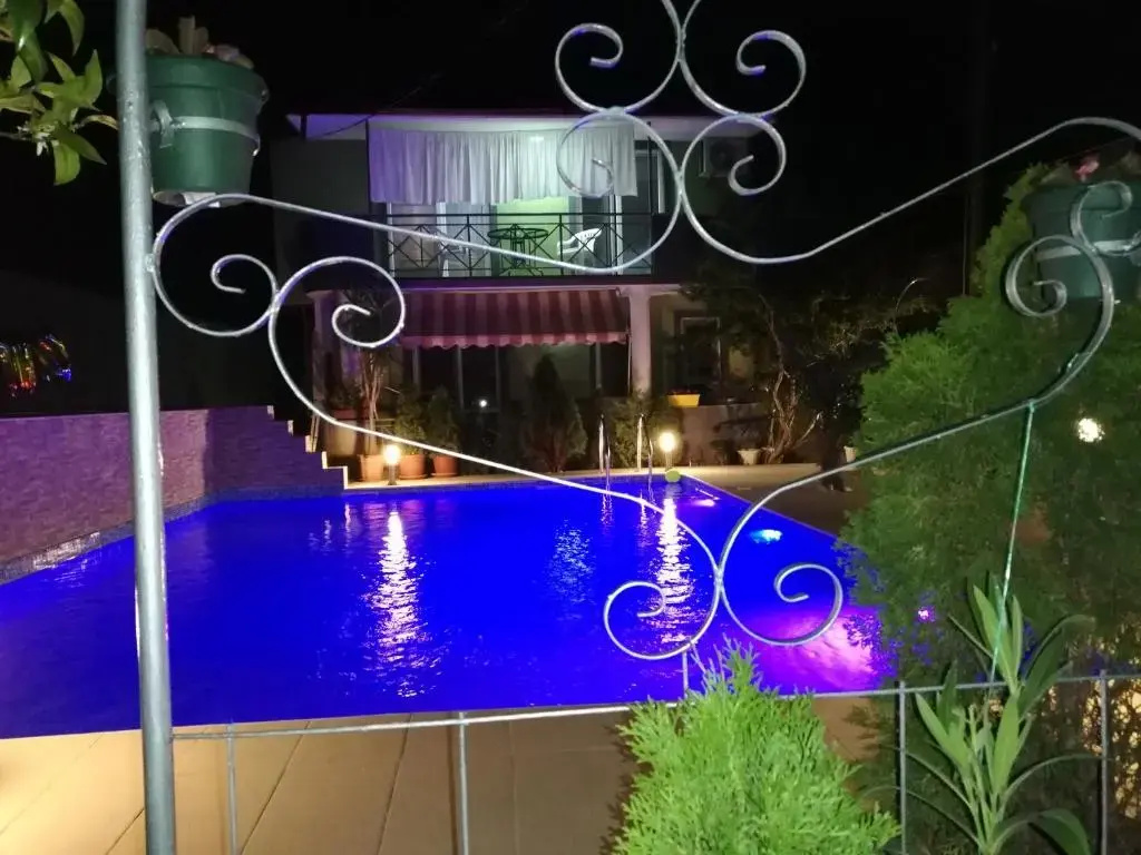 Standard Triple room with balcony