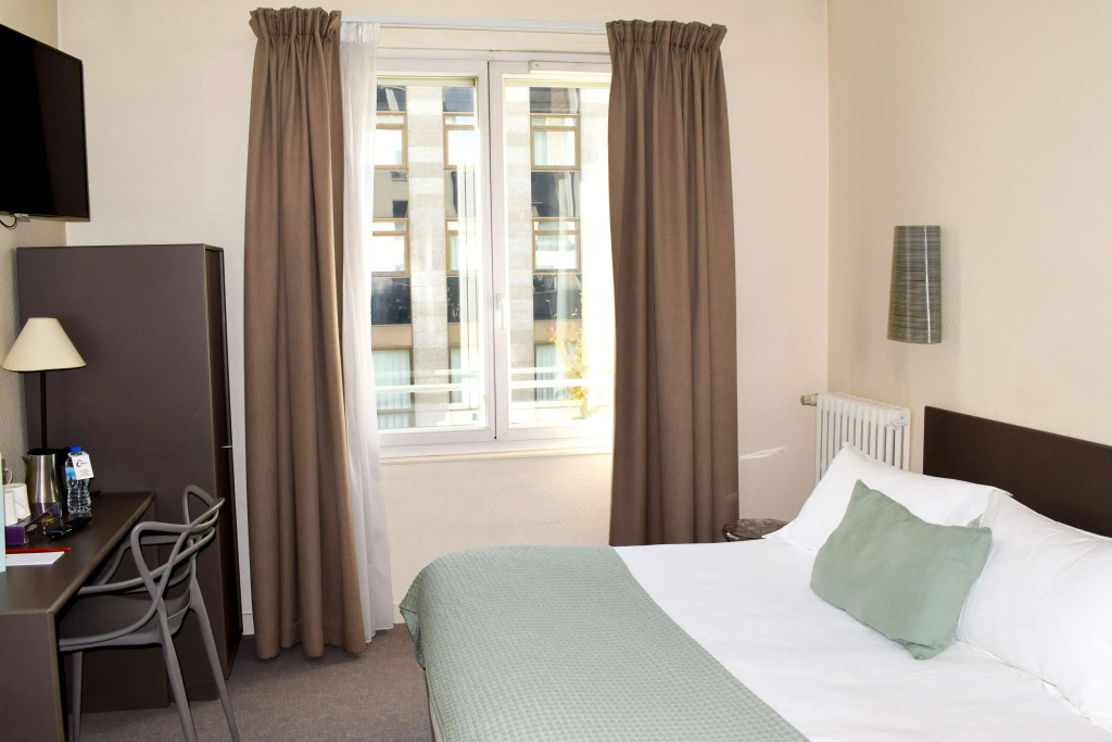 Standard Double room (full double bed)