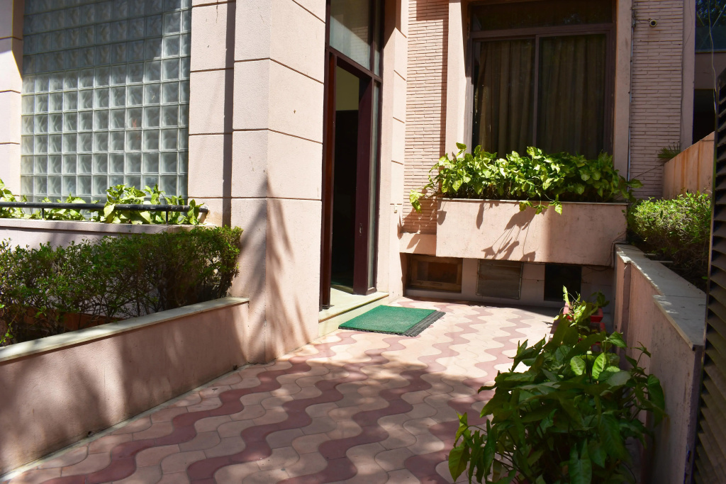 1 Bhk Serviced Apartment Near Fortis Hospital