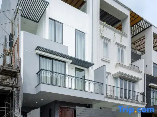 Korean Host | New 6BR Villa | Karaoke·Elevator·15 Min to D1 | 12 Pax