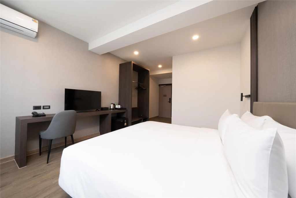 Отель Surestay Plus By Bw Ramkhamhaeng Airport Rail Link Bangkok в Бангкоке
