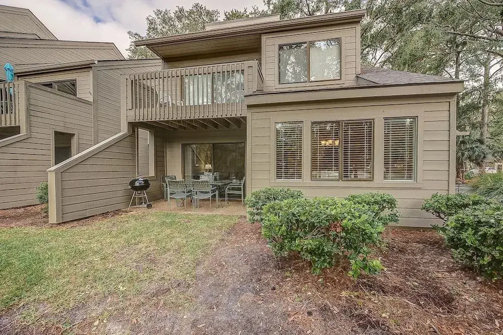 2311 Racquet Club Villas