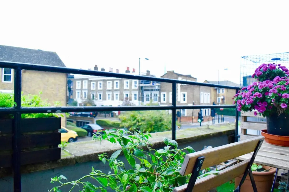 2 Bedroom Flat With Balcony in Homerton