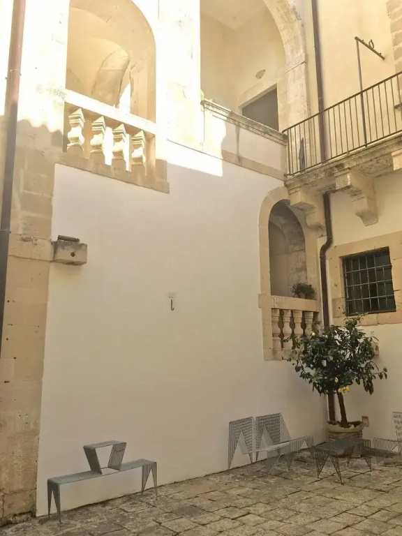 Cortile Siciliano 124