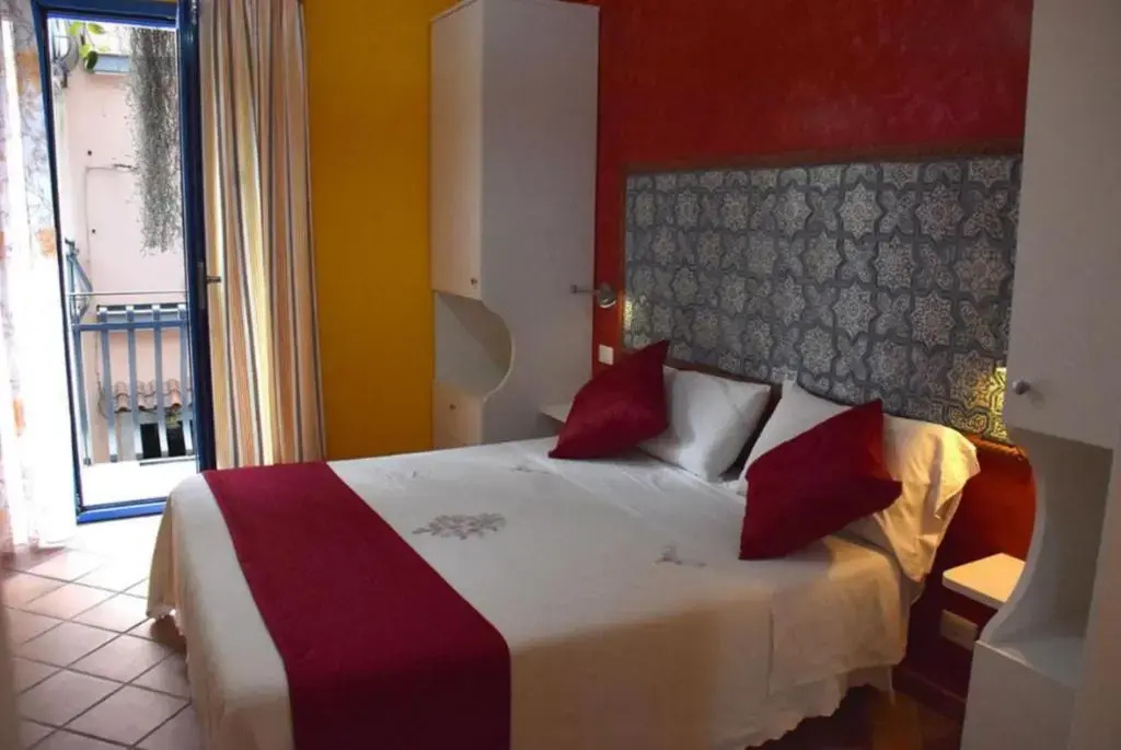 Economy room