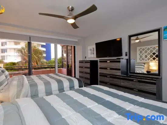 Family Friendly Modern Beachfront Apartment - 519