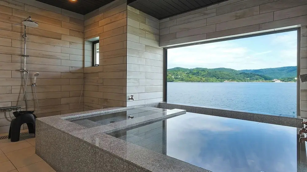 Standard Family room with lake view