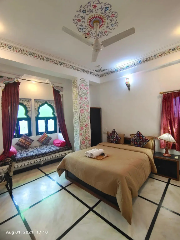 Superior Double room with balcony (full double bed)