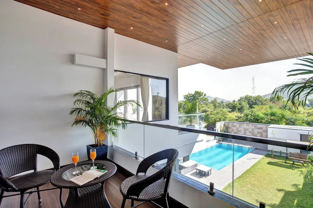ELIVAAS Horizon Luxe 5BHK Villa