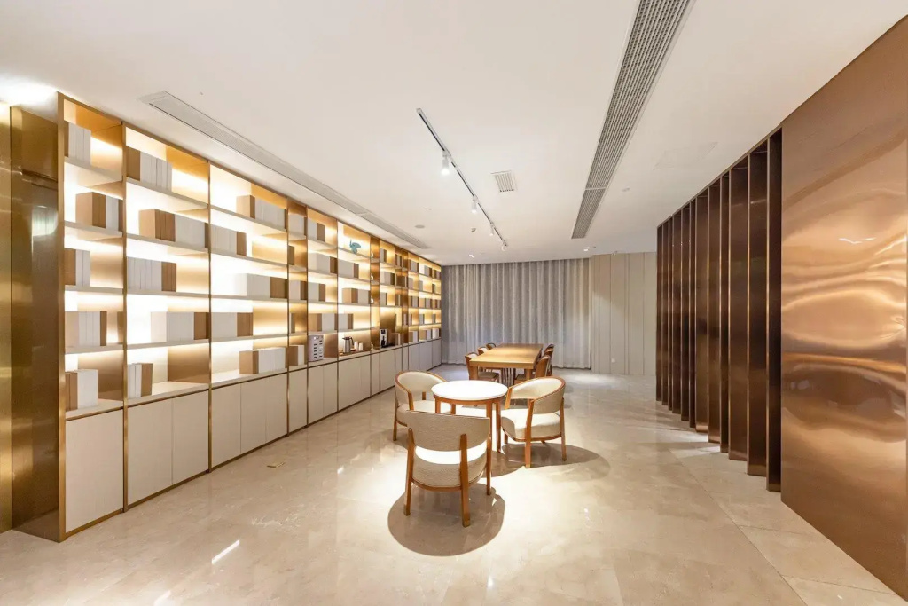 Lobby & Reception