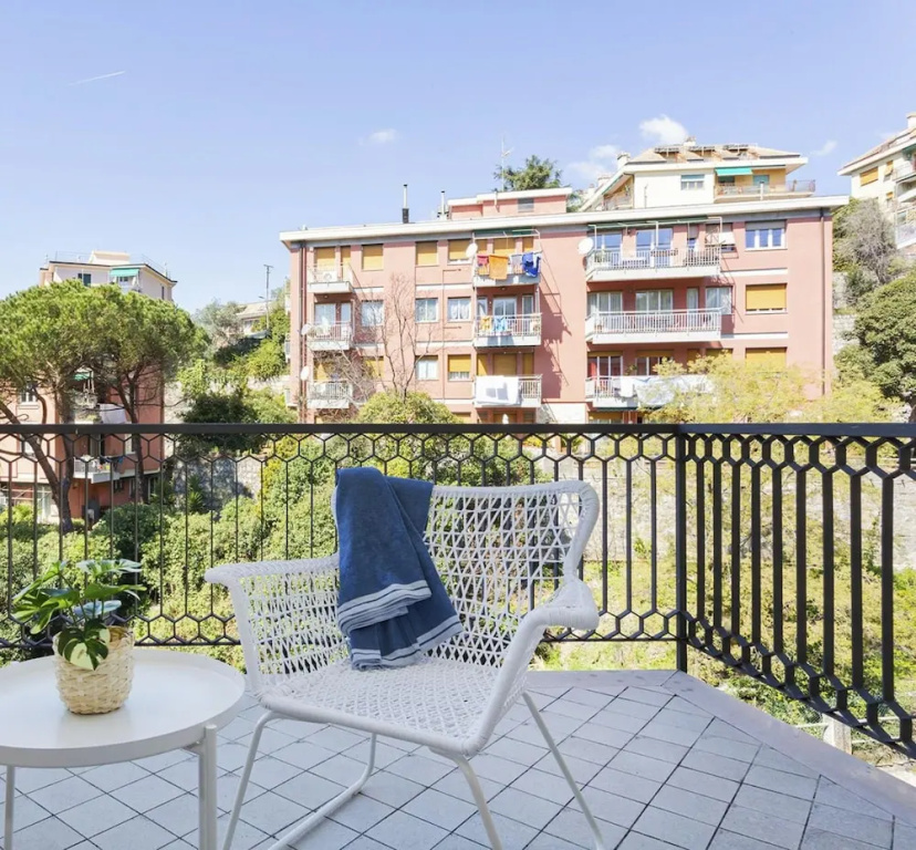 Shelley Apartments - Tree by Wonderful Italy