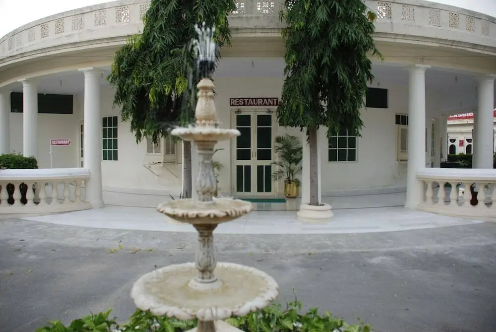 Garden Hotel