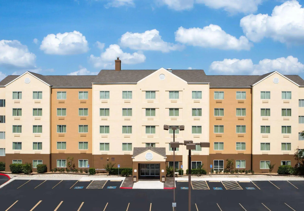 Fairfield Inn & Suites San Antonio Airport/North Star Mall