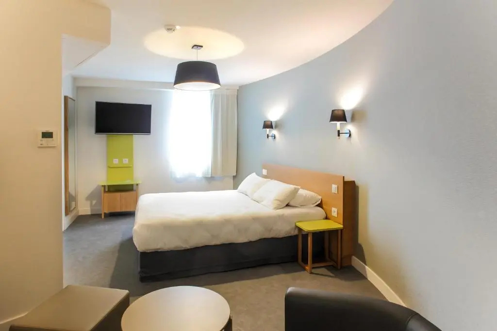 Executive Double room (full double bed)