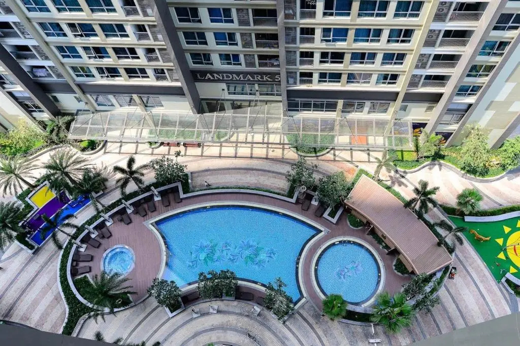 1 Bedroom Apartment Landmark 6