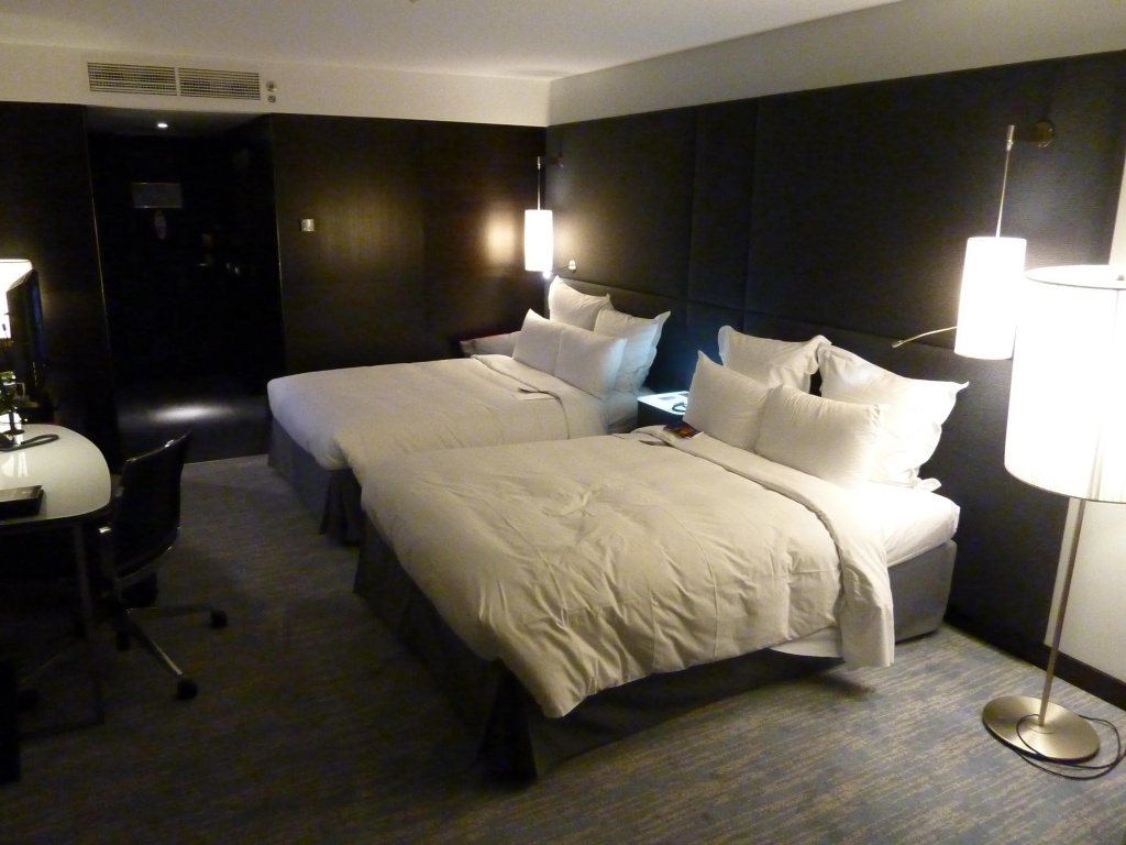 Renaissance Paris Arc de Triomphe Hotel